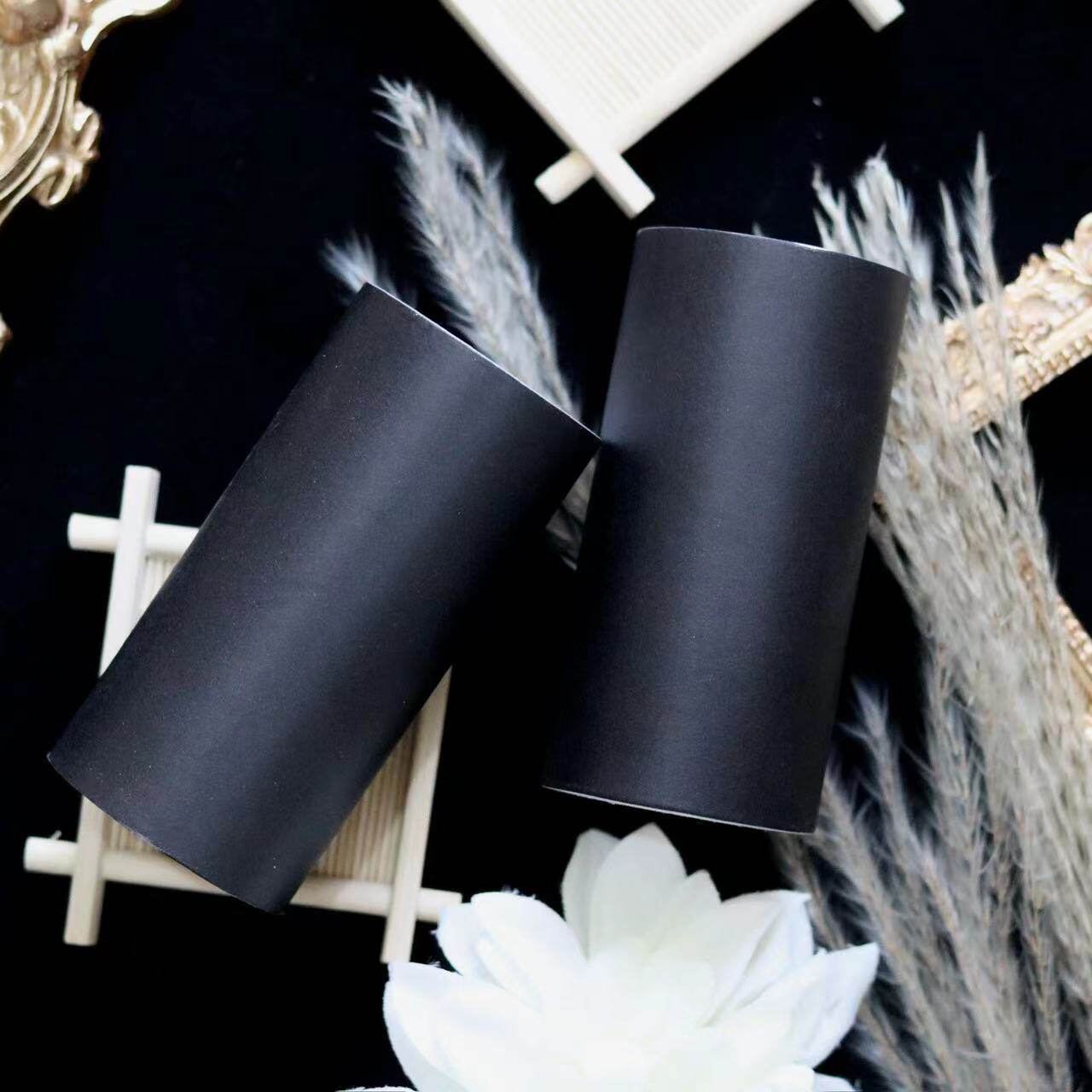 Weißes Basisklebeband mit Trennpapier