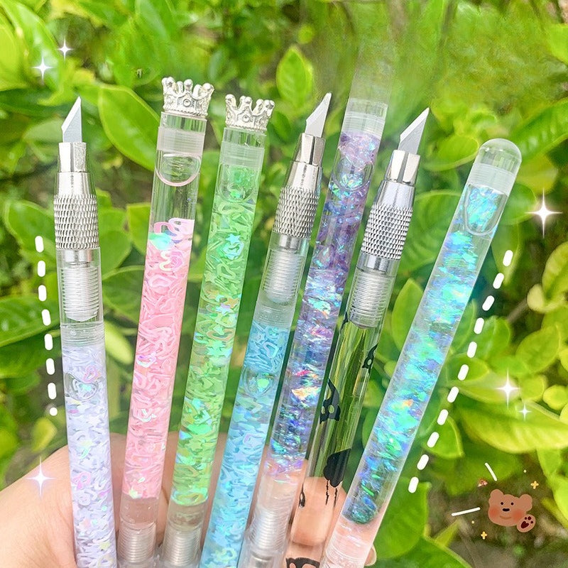 Shimmering Sands Hobby Knife GleamFlow Craft Knife | Liquid Sand Pen Cutter for Journaling & DIY Crafts – 22mm Blade, 130mm Handle